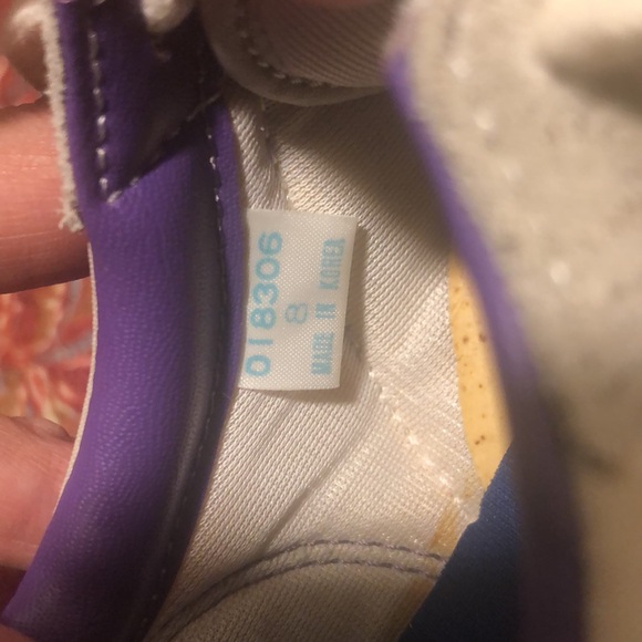 Never worn 1970’s vintage Converse running shoes. - Picture 6 of 16